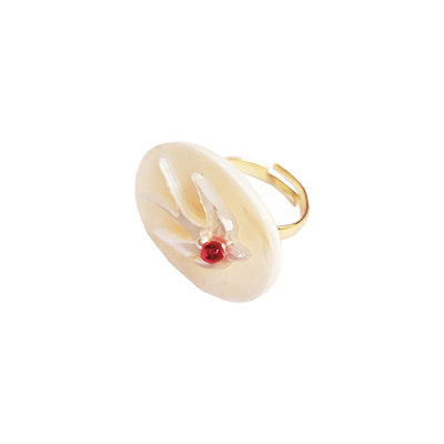 Unlogical Poem Hand/Bird shaped Natural Shell Ring