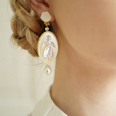 Unlogical Poem Paper-cut Style Natural Shell Ear-clips