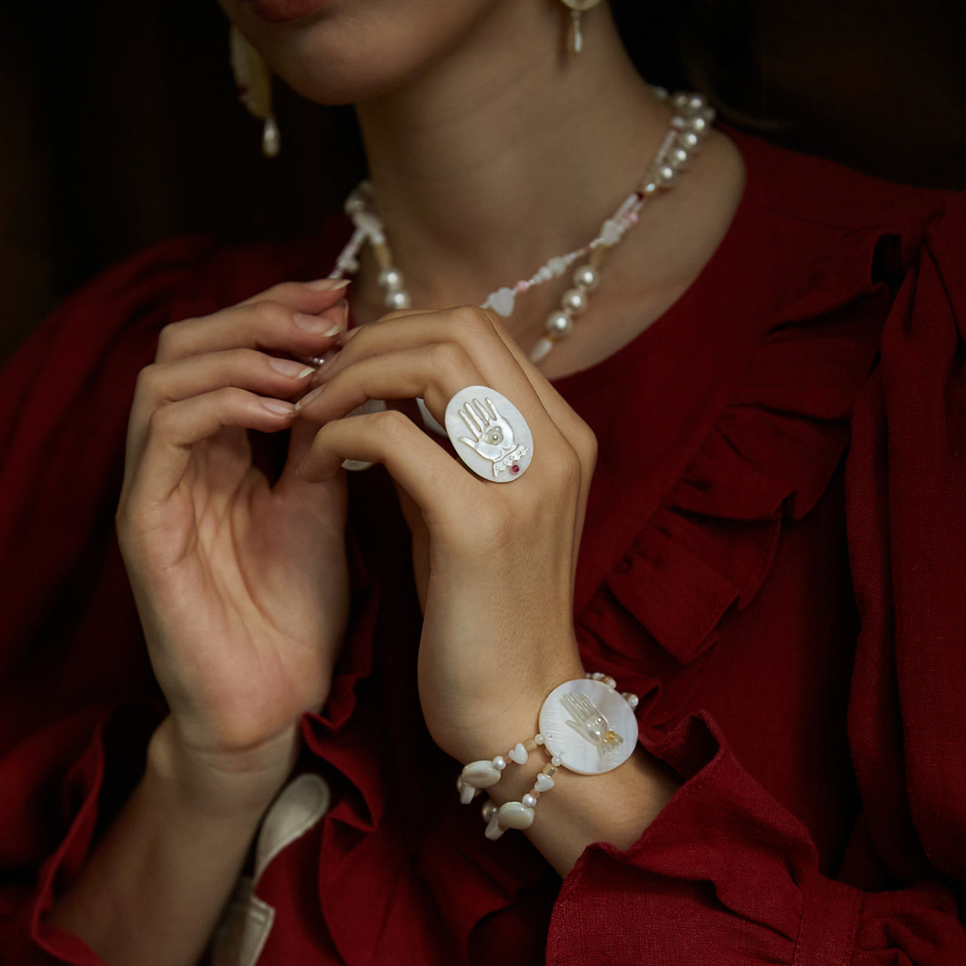 Unlogical Poem Hand/Bird shaped Natural Shell Ring