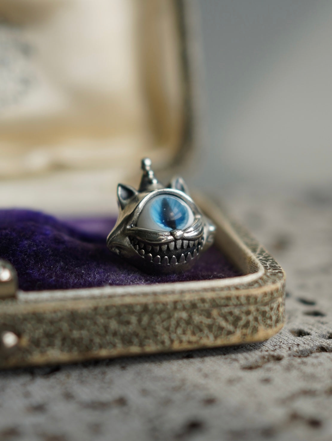 SHUI Blue-Eyed Cat Earring (Sold individually)