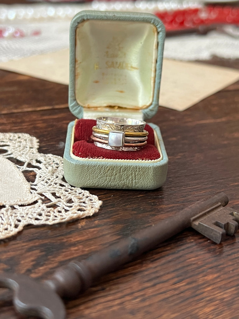World Nomadic Handcrafted Silver Ring-Mother of Pearl – LittleThing