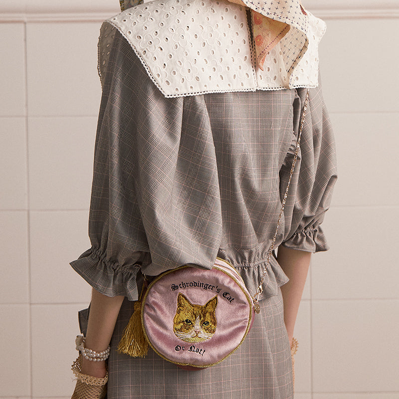 Unlogical Poem kitty Embroidery Circle Bag